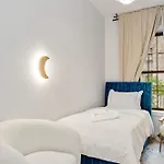 Luxurious Harlem With Modern Amenities, Outdoor Patio! Apartment