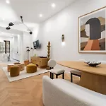 Apartment Luxurious Harlem With Modern Amenities, Outdoor Patio!