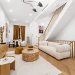 Luxurious Harlem With Modern Amenities, Outdoor Patio! *