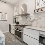 Apartment Luxurious Harlem With Modern Amenities, Outdoor Patio!
