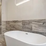 Luxurious Harlem With Modern Amenities, Outdoor Patio! Apartment *
