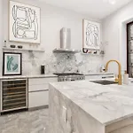 Apartment Luxurious Harlem With Modern Amenities, Outdoor Patio! New York