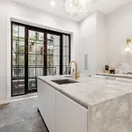 Luxurious Harlem With Modern Amenities, Outdoor Patio! New York