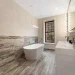 Luxurious Harlem With Modern Amenities, Outdoor Patio! * New York