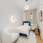 Luxurious Harlem With Modern Amenities, Outdoor Patio! *