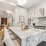 Apartment Luxurious Harlem With Modern Amenities, Outdoor Patio! New York