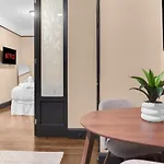 Walking Score In Heart Of With A Gym Apartment *