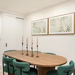 317-1d New 2br Duplex Wd Private Backyard *