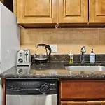 2 Bd Central Apt Next To Diamond District