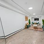 Active Central Park East 3Bedrooms 2 Bathrooms 1700 Sf