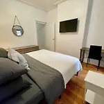 Monthly Nyc Rentals- Beautiful 3 Bedroom Unit