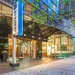 Beautiful Resort In Midtown 45