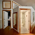 Homestay 2 Bedrooms With One Private Bathroom In Lovely New York