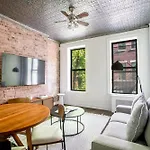 Sophisticated 2Bd Apartment On Barrow Street, Greenwich Village