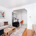 444-3a Newly Renovated 1br - Elevator Building * New York