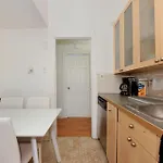 Monthly Nyc Rentals- Amazing 3 Bedroom Unit