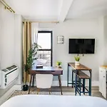 73-1504 Newly Reno Uws Doorman Gym Laundry Apartment *