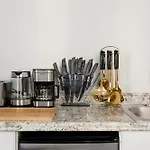 73-1504 Newly Reno Uws Doorman Gym Laundry Apartment New York