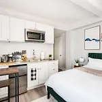73-1504 Newly Reno Uws Doorman Gym Laundry Apartment New York