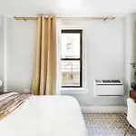 73-1504 Newly Reno Uws Doorman Gym Laundry New York