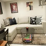 Cozy 2 Bedroom In A Lovely Forest Hills Neighborhood