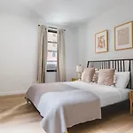 Blueground Midtown Gym Elev Nr Grand Nyc-1479 New York