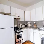 3bd 1bath Cozy Near Times Square New York
