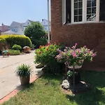 Bed & Breakfast Private Unit With Own Entrance To Share