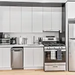 Studio W Charming Juliet Balcony In Upper East