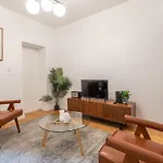 Monthly Nyc Rentals- Comfy 3 Bedroom Apartment