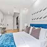 Studio W Charming Juliet Balcony In Upper East