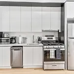 Studio W Charming Juliet Balcony In Upper East