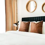 Apartment 1597-4 Brand New Prime Ues W D Walk To C Park