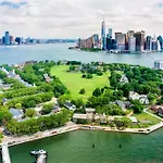 New York City Apartment Near Free Ferry Boat!