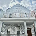 3 Bedrooms In 2nd Floor Modern Brooklyn Home, Close To J Train Guest house New York