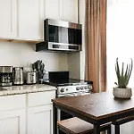 73-508 New 1br 1bth Uws Doorman Gym New York