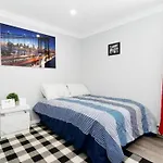 Bright And Comfy 2 Bedroom Apt