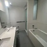 Luxury 2 Bd Unit In Financial District