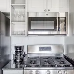 Ues 1br W Gym Pool Doorman Elevator Nr Park Nyc-622 Apartment