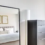 Ues 1br W Gym Pool Doorman Elevator Nr Park Nyc-622 Apartment New York