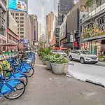 2Br Nr Times Sq W Indoor Pool Gym Nyc-49