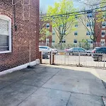 Nyc Cozy Private Bedroom With Free Parking & Near Subway - Business & Tourists