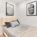 Modern 3bd Rose Hills Manhattan Terrace Space New York
