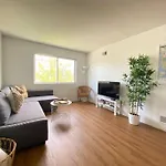 Private Br,Ba,Kit, Lr 9 Mins To Beach