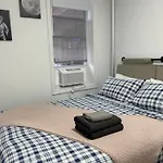 2 Bedroom Modern Unit In Central Manhattan