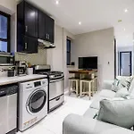 Apartment Parkside Living City Style *