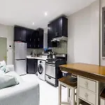 Apartment Parkside Living City Style