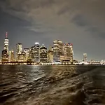 New York City Private Bedroom Near The Free Ferry Boat!