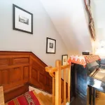 2 Bedrooms With One Private Bathroom In Lovely Homestay *
