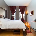 Homestay 2 Bedrooms With One Private Bathroom In Lovely
